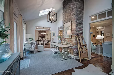 Entry Way - 422 Warwick Rd, Clinton, MS 39056 photo 4 of 7