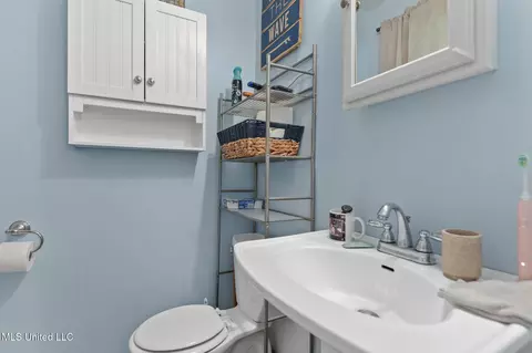 Bath - 14404 Flicker Dr, Biloxi, MS 39532 photo 1 of 2