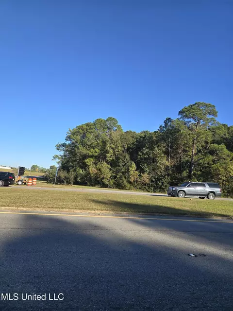 90 Highway Hwy, Gautier, MS 39553