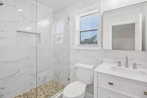 Bath - 378 Howard Ave, Biloxi, MS 39530 photo 3 of 6