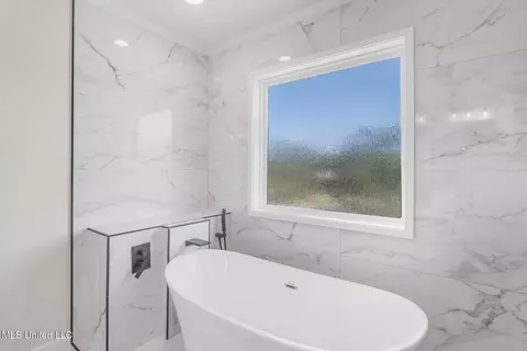Bath - 378 Howard Ave, Biloxi, MS 39530 photo 6 of 6