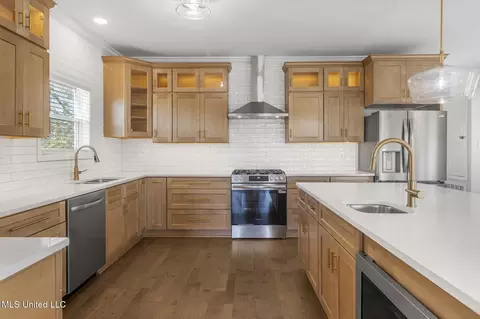 Kitchen - 378 Howard Ave, Biloxi, MS 39530 photo 2 of 3