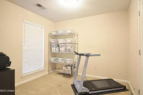 6298 Seminole Dr, Olive Branch, MS 38654