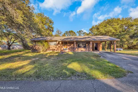 8313 Coda Rd, Moss Point, MS 39562