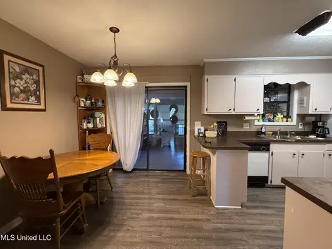 Dining - 171 Colonial Cir, Magee, MS 39111 photo 1 of 1