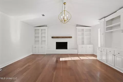 Living - 116 Oakhill Pl, Brandon, MS 39042 photo 1 of 2
