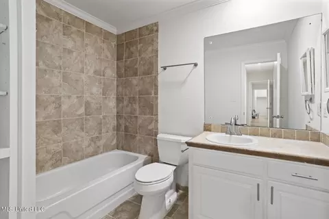 Bath - 116 Oakhill Pl, Brandon, MS 39042 photo 3 of 3