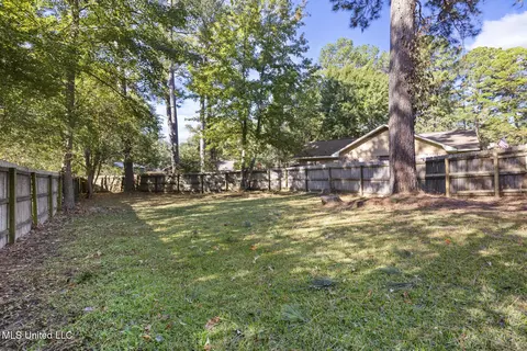 Exterior - 116 Oakhill Pl, Brandon, MS 39042 photo 4 of 5