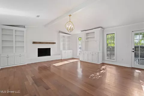 Living - 116 Oakhill Pl, Brandon, MS 39042 photo 2 of 2