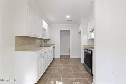 Entry Way - 116 Oakhill Pl, Brandon, MS 39042 photo 1 of 1