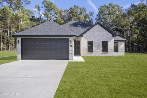 1770 Granhurst Dr, Gautier, MS 39553