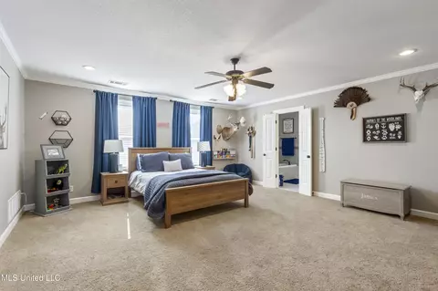 Bedroom - 2597 Oak Manor Dr, Hernando, MS 38632 photo 5 of 8