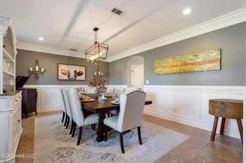 Dining - 2597 Oak Manor Dr, Hernando, MS 38632 photo 1 of 2