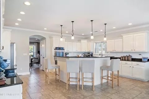 Kitchen - 2597 Oak Manor Dr, Hernando, MS 38632 photo 1 of 2