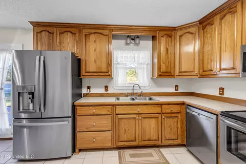 Kitchen - 21129 S Fork Rd, Saucier, MS 39574 photo 2 of 3