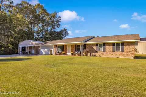 21129 S Fork Rd, Saucier, MS 39574