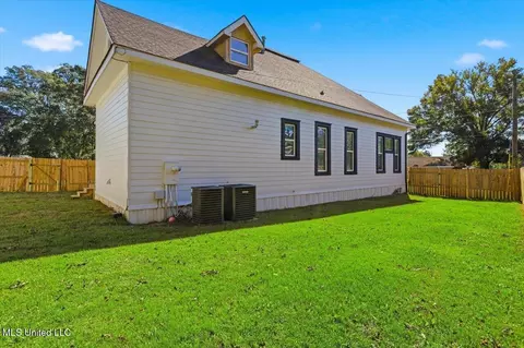 Exterior - 552 E First St, Forest, MS 39074 photo 5 of 6