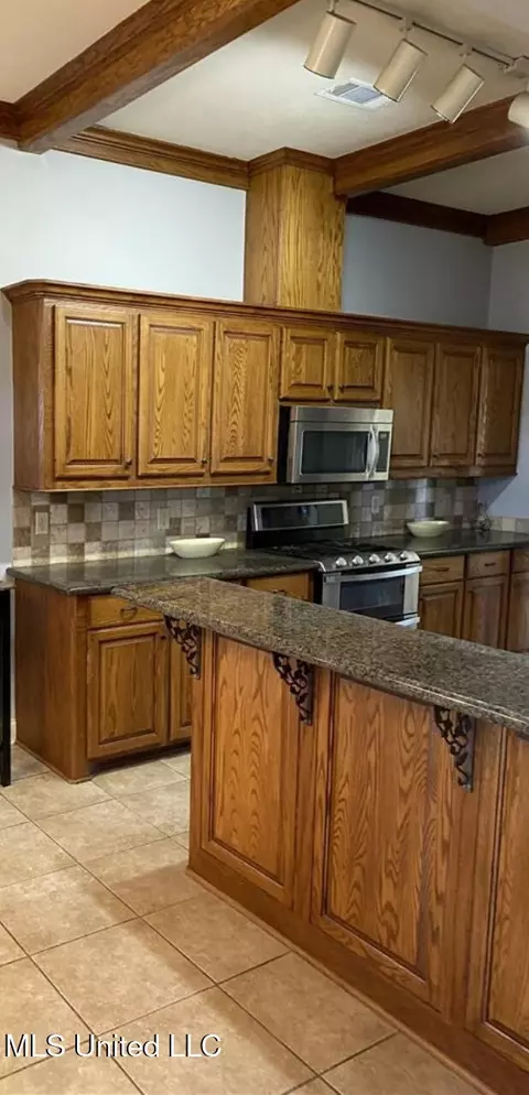 Kitchen - 128 Lakeway Dr, Madison, MS 39110 photo 1 of 1