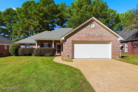 309 Greensboro Dr, Brandon, MS 39047