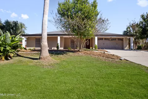 15 Villa Cove Dr, Gulfport, MS 39507