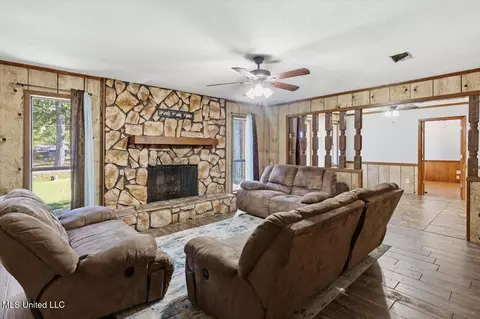 Living - 149 Oak Park Dr, Forest, MS 39074 photo 1 of 1
