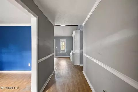 Entry Way - 820 Memorial Dr, Braxton, MS 39044 photo 2 of 3