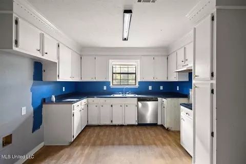 Kitchen - 820 Memorial Dr, Braxton, MS 39044 photo 1 of 3
