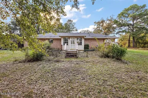 Exterior - 820 Memorial Dr, Braxton, MS 39044 photo 6 of 7