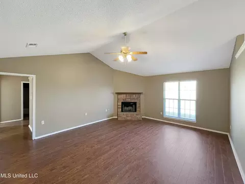 6290 E Oak Run Dr, Olive Branch, MS 38654 photo 3