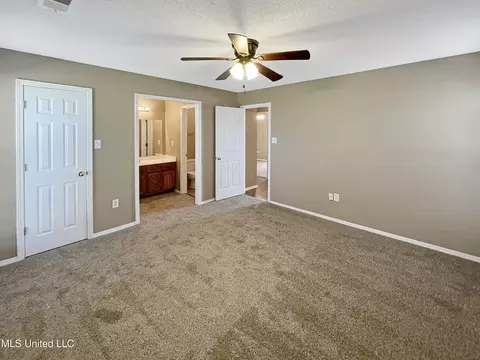 6290 E Oak Run Dr, Olive Branch, MS 38654 photo 13