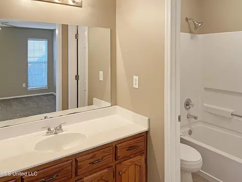 6290 E Oak Run Dr, Olive Branch, MS 38654 photo 14
