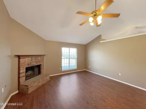 6290 E Oak Run Dr, Olive Branch, MS 38654 photo 4