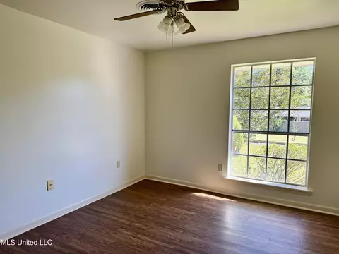 Bedroom - 124 Mansfield Dr, Natchez, MS 39120 photo 1 of 6