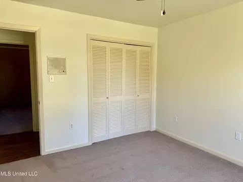 Bedroom - 124 Mansfield Dr, Natchez, MS 39120 photo 4 of 6