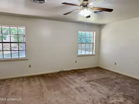 Bedroom - 124 Mansfield Dr, Natchez, MS 39120 photo 6 of 6