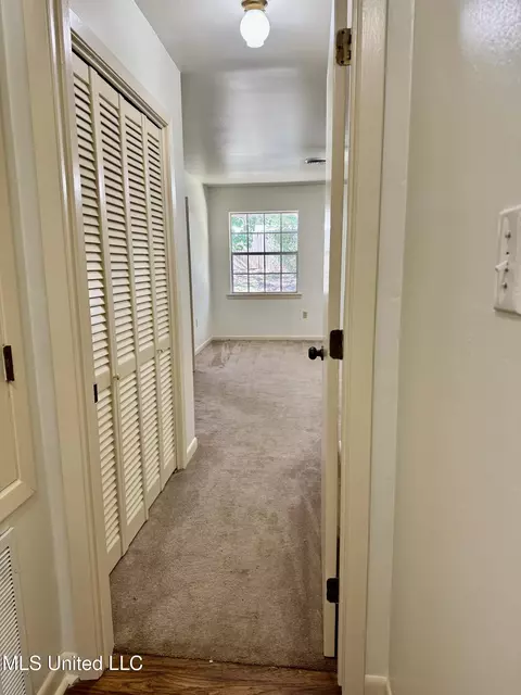Entry Way - 124 Mansfield Dr, Natchez, MS 39120 photo 3 of 3