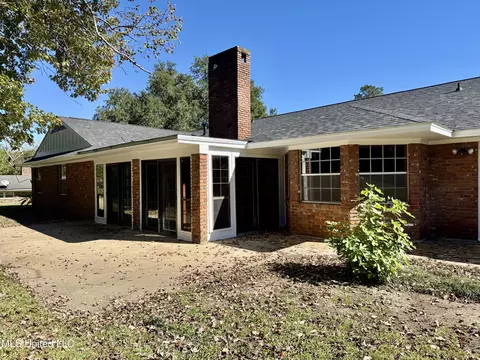 Exterior - 124 Mansfield Dr, Natchez, MS 39120 photo 8 of 9