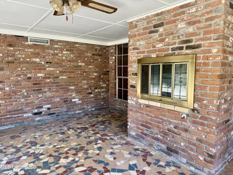 Exterior - 124 Mansfield Dr, Natchez, MS 39120 photo 7 of 9