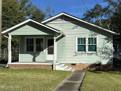 724 Beech St, Mccomb, MS 39648