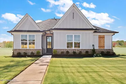 631 Sunflower St, Nesbit, MS 38651