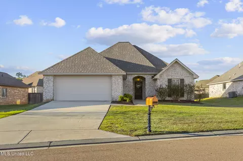 704 Parkdale Pl, Brandon, MS 39042