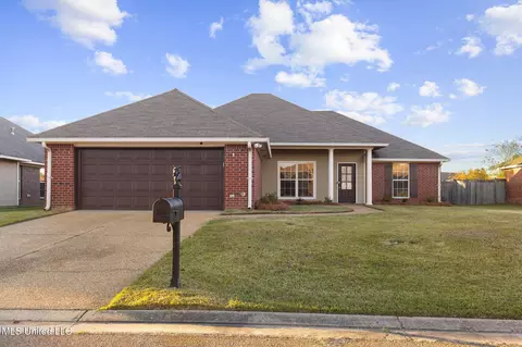 530 Planters Dr, Pearl, MS 39208