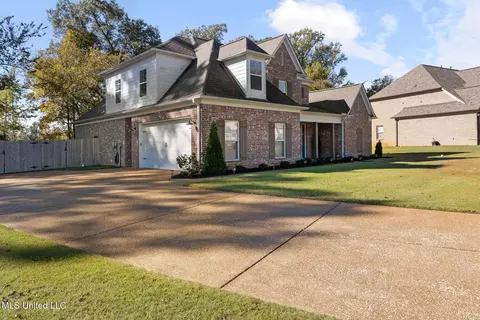Exterior - 681 Pond View Cir, Hernando, MS 38632 photo 3 of 6