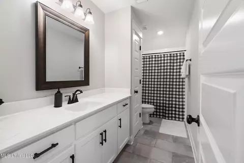 Bath - 681 Pond View Cir, Hernando, MS 38632 photo 5 of 5