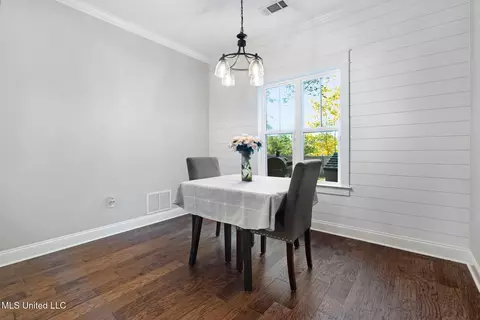 Dining - 681 Pond View Cir, Hernando, MS 38632 photo 1 of 1