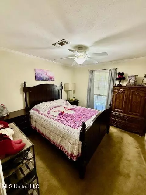 Bedroom - 10 Pecan Way, Natchez, MS 39120 photo 3 of 4
