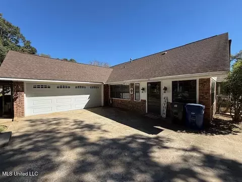 Exterior - 10 Pecan Way, Natchez, MS 39120 photo 1 of 2