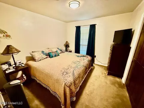Bedroom - 10 Pecan Way, Natchez, MS 39120 photo 1 of 4
