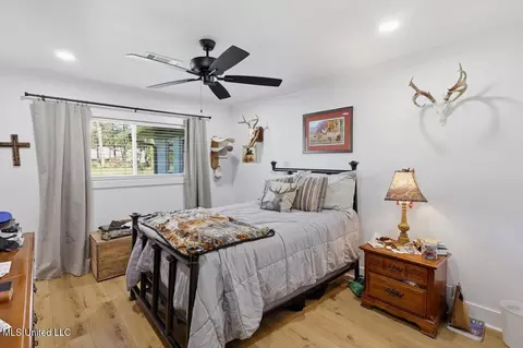 Bedroom - 2701 Highway 80, Brandon, MS 39042 photo 3 of 5