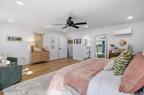 Bedroom - 2701 Highway 80, Brandon, MS 39042 photo 2 of 5
